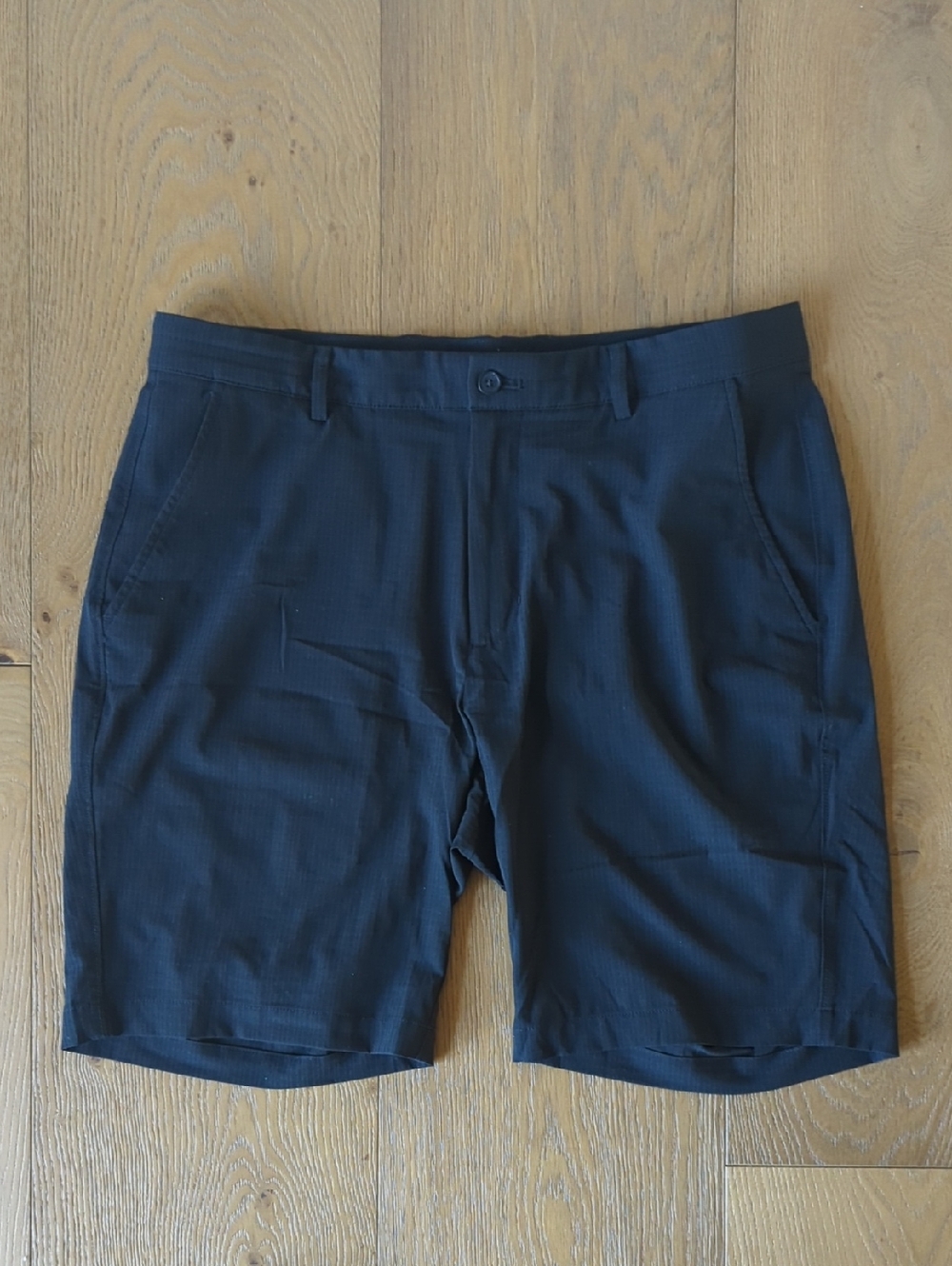 Mens Golf Style Shorts in Black Size 34